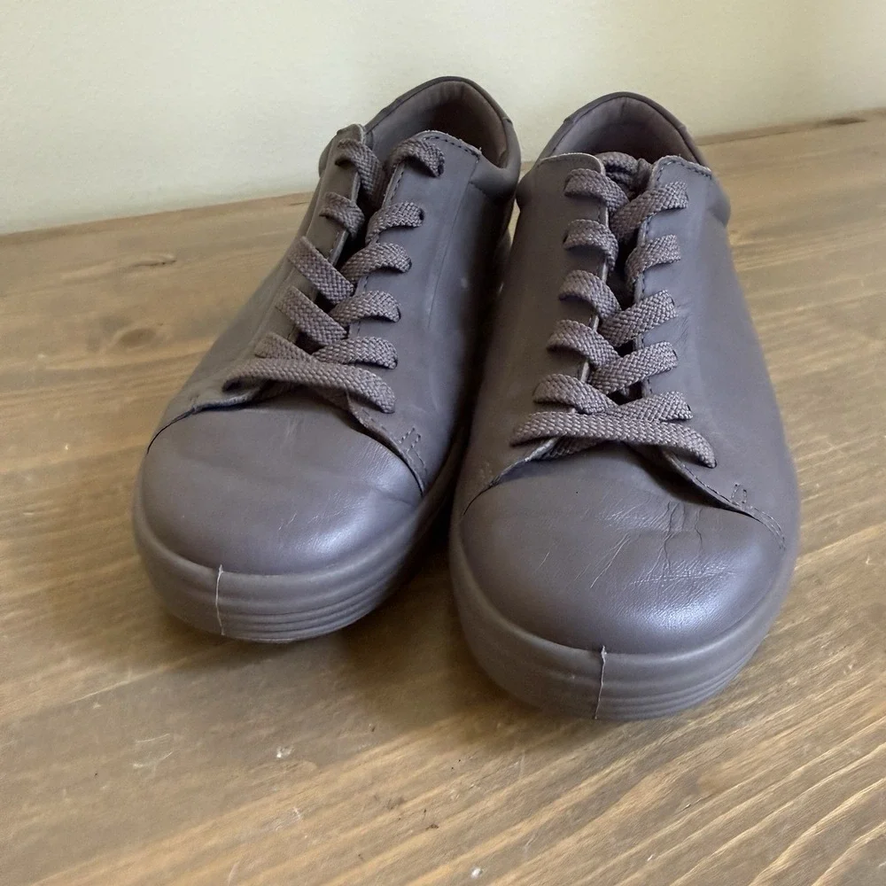 Ecco Women's 7-7.5 Grey Leather Gravity Low Top Lace Up Comfort Sneakers Shoes
